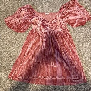 The Post Velvet Dress with balloon sleeves